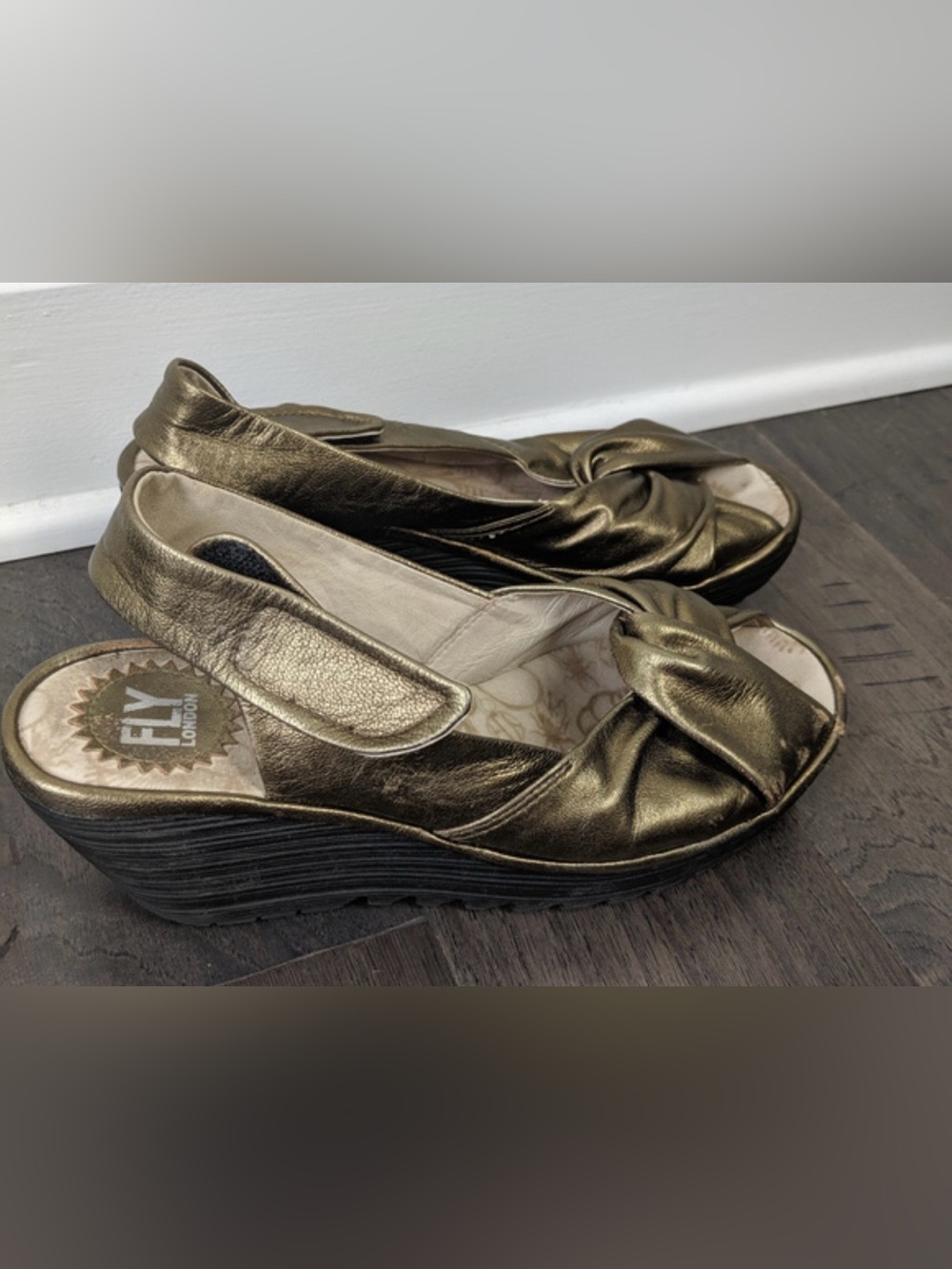 Fly London Metallic yakin Bronze Knot-Front Slip-On Flats Wedge Sandals size 39